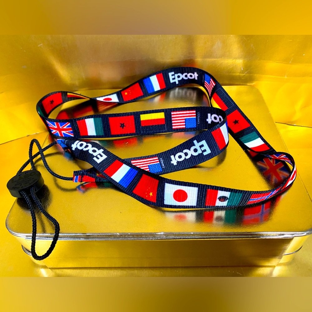 DISNEY WORLD EPCOT VINTAGE 1997 PIN LANYARD/ LASO WATER BOTTLE HOLDER 25”